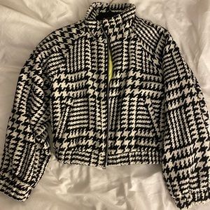 Black & White bomber jacket 🤍🖤